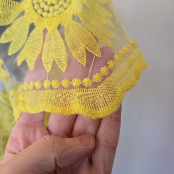 Sz 10 Embroidered Mesh Daisy Dress Yellow White Chiffon - Picture 5 of 13